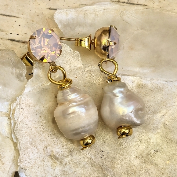 Pink Opal Rose Water Crystal & Natural Baroque Pearls Earrings In Gold Plated - Picture 4 of 7